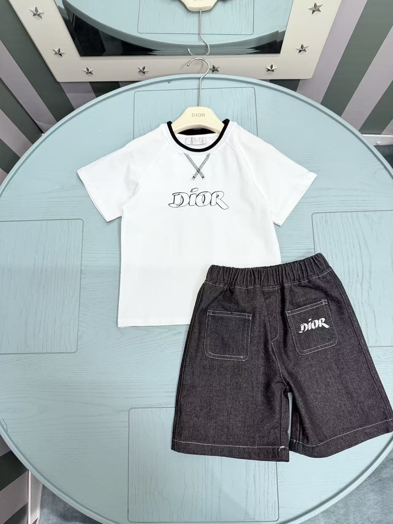@158 【Con todas las etiquetas】2026SS Nueva temporada de verano: conjunto de dos piezas para niños de la tienda insignia…