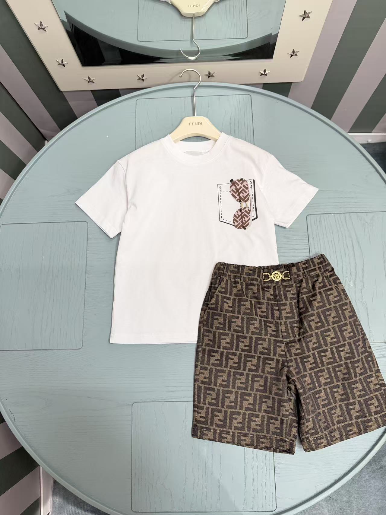 @168 🆕🆕2026SS✨Nuevo conjunto infantil de verano de la tienda insignia de FD (camiseta de cuello redondo + pantalones …