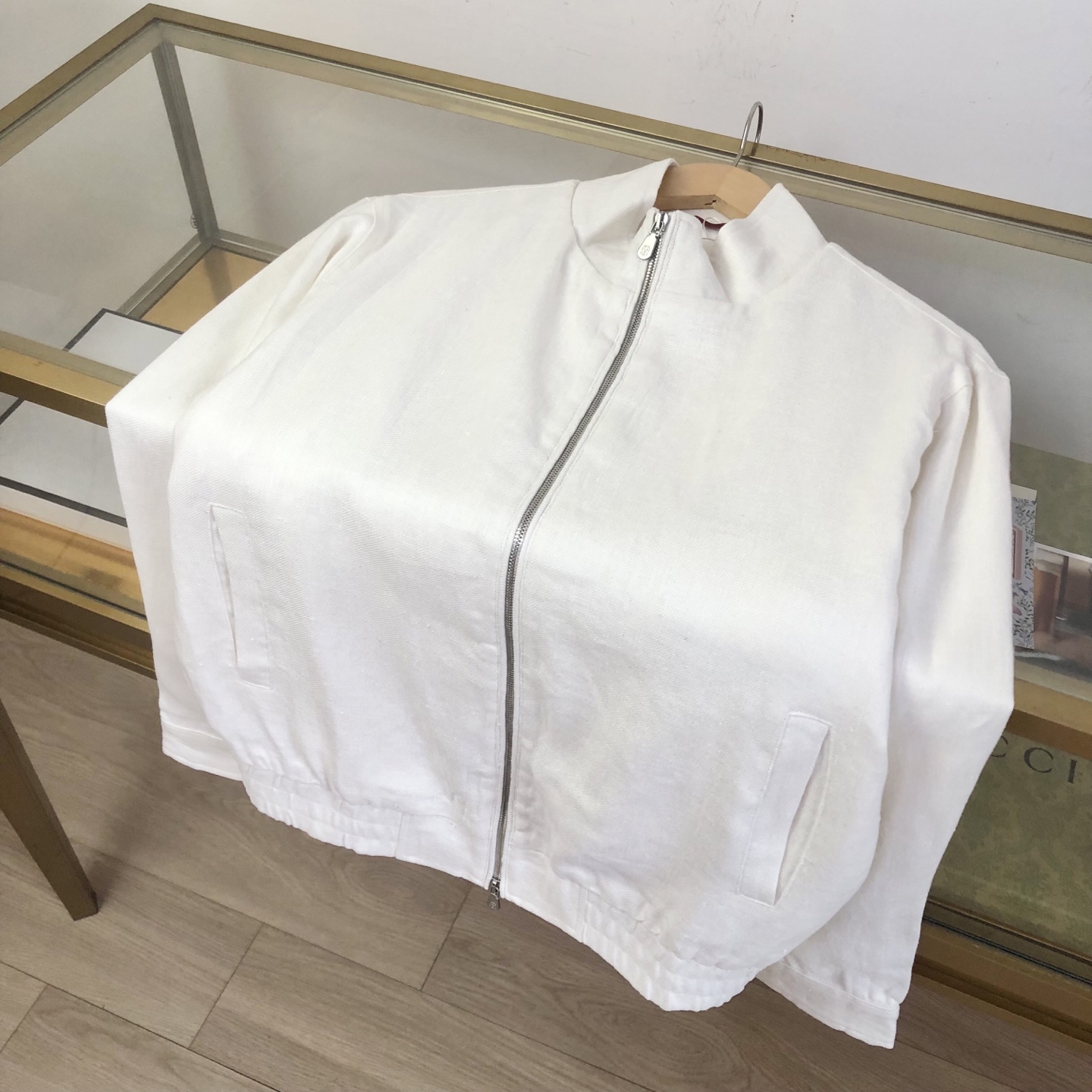 白色