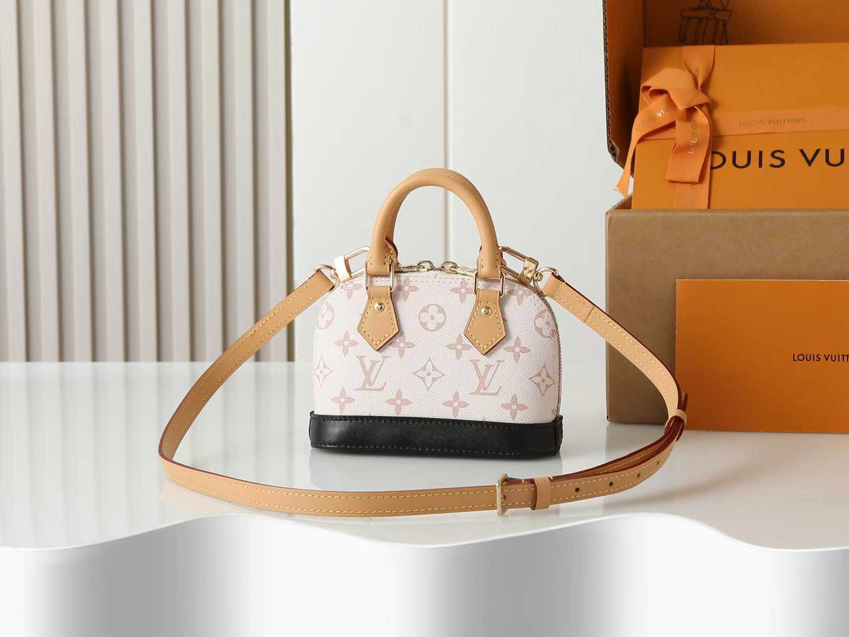 💰380【163C01动态芯片】‼️顶级原单、加强版‼️本款 Nano Alma 手袋浓缩 Alma 手袋的经典构型，为 2024 早春秀场的 Monogram Dune 帆布勾勒皮革饰边。精巧手柄和可拆卸并调节的肩带实现多种背携方式。
型號：M46895
尺寸：18 x 12 x 8 厘米 
(长度 x 高 x 宽)