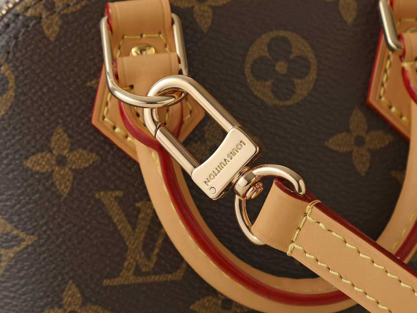 💰360【163C01动态芯片】‼️顶级原单、加强版‼️ New launch Nano Alma 手袋 用微型版本再现象征性的阿尔玛包的纳米阿尔玛。与天然皮革材质的装饰相协调的路易威登的签名Monogram帆布素材。结合传统的魅力和现代的功能性，精巧地制作的项目。打开双拉链的话，会露出具有惊人的充裕的收纳空间的内部的设计。利用两个皮革手柄和可调节的可拆卸肩带，可以演出多种风格。
型號：M82717
尺寸：18 x 12 x 8 厘米 
(长度 x 高 x 宽)