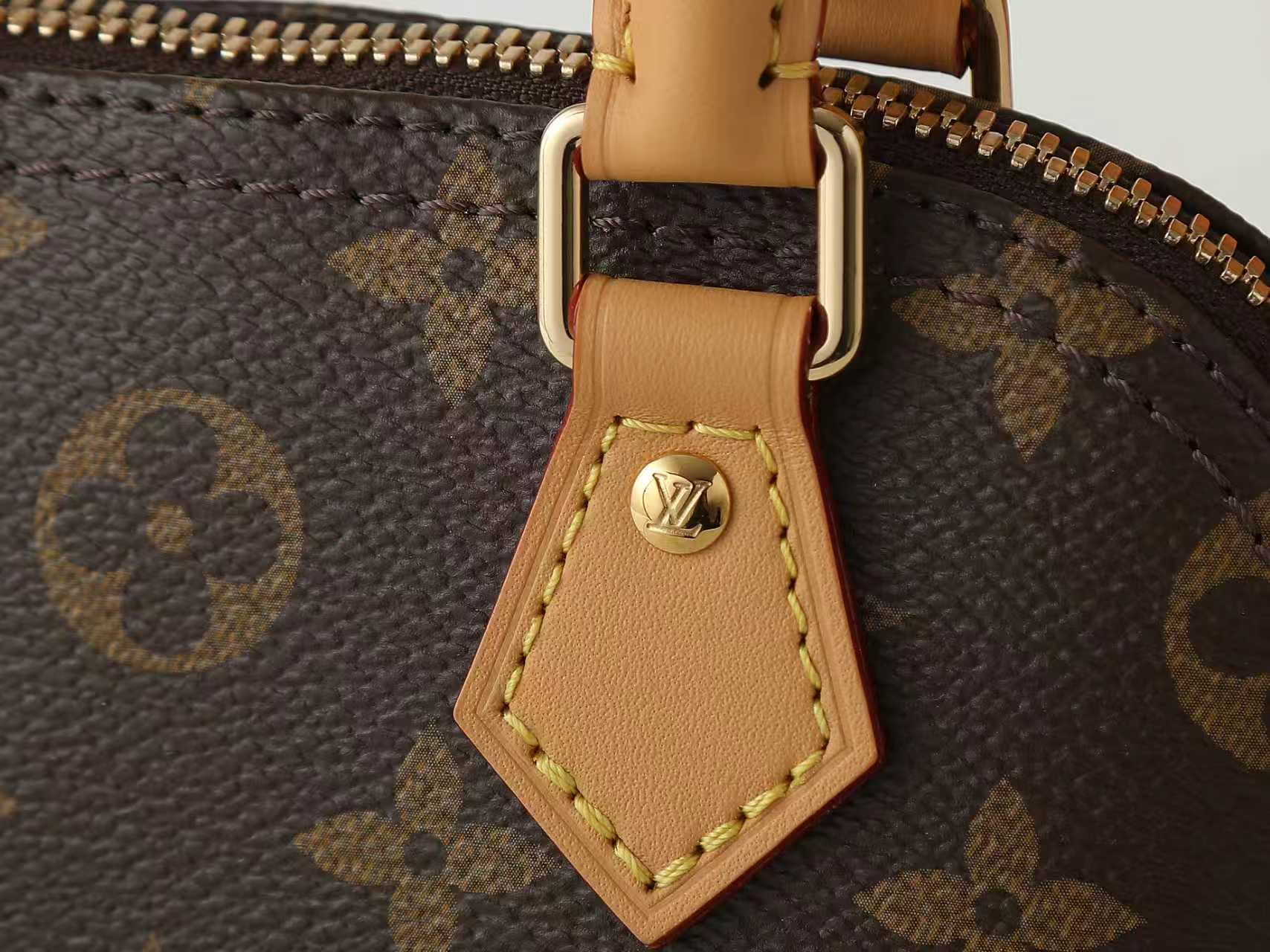 💰360【163C01动态芯片】‼️顶级原单、加强版‼️ New launch Nano Alma 手袋 用微型版本再现象征性的阿尔玛包的纳米阿尔玛。与天然皮革材质的装饰相协调的路易威登的签名Monogram帆布素材。结合传统的魅力和现代的功能性，精巧地制作的项目。打开双拉链的话，会露出具有惊人的充裕的收纳空间的内部的设计。利用两个皮革手柄和可调节的可拆卸肩带，可以演出多种风格。
型號：M82717
尺寸：18 x 12 x 8 厘米 
(长度 x 高 x 宽)