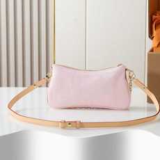 【163C01动态芯片】‼️顶级原单、加强版‼️Liv Pochette 手袋以淡雅 Monogram 【163C01动态芯片】‼️顶级原单、加强版‼️Liv Pochette 手袋以淡雅 Monogram