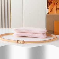 【163C01动态芯片】‼️顶级原单、加强版‼️Liv Pochette 手袋以淡雅 Monogram 【163C01动态芯片】‼️顶级原单、加强版‼️Liv Pochette 手袋以淡雅 Monogram