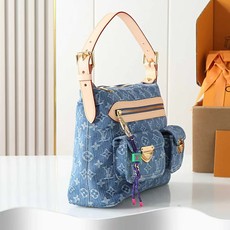 【163C01动态芯片】 M27329蓝色Denim Rendez-Vous 系列呈献新款限量 Bag 【163C01动态芯片】 M27329蓝色Denim Rendez-Vous 系列呈献新款限量 Bag