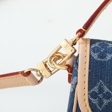 【163C01动态芯片】‼️顶级原单、加强版‼️Nano Diane 手袋取材丹宁布添注新意,悠然随行周 【163C01动态芯片】‼️顶级原单、加强版‼️Nano Diane 手袋取材丹宁布添注新意,悠然随行周