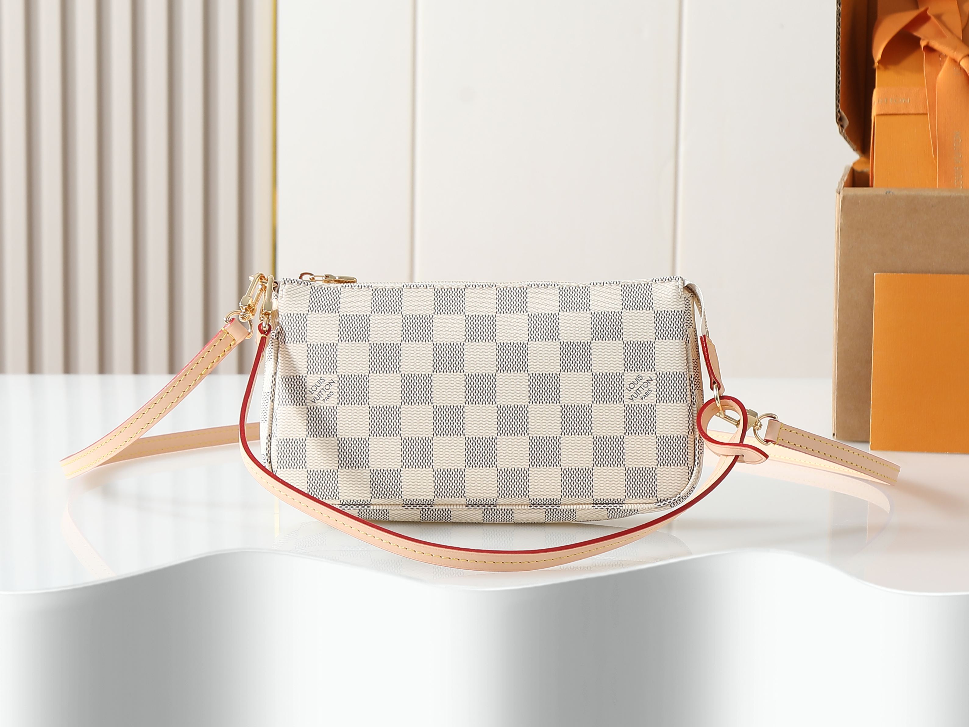【163C01动态芯片】‼️顶级原单、加强版‼️Pochette Accessories 手袋流露 Da