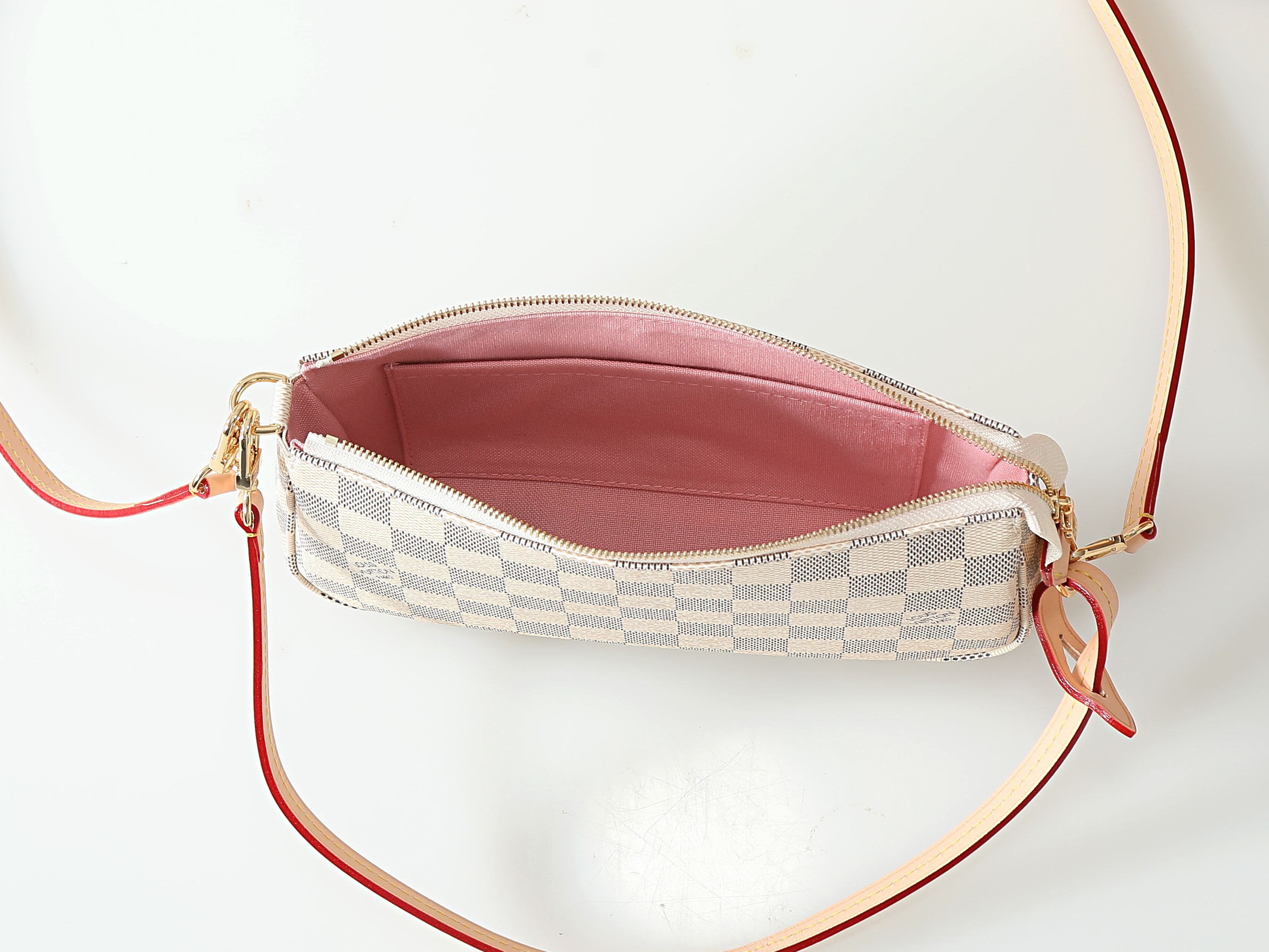 【163C01动态芯片】‼️顶级原单、加强版‼️Pochette Accessories 手袋流露 Da