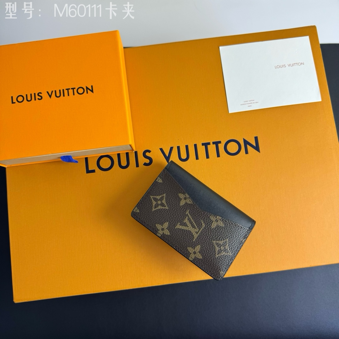 Louis Vuitton モノグラム マカッサー ポケット財布 - スタイリッシュで実用的