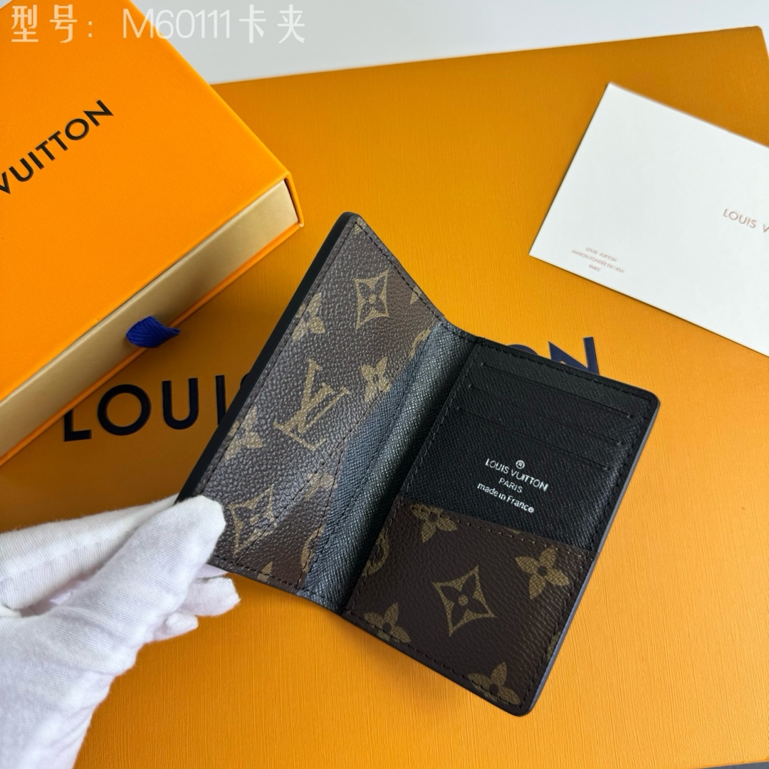 Louis Vuitton モノグラム マカッサー ポケット財布 - スタイリッシュで実用的