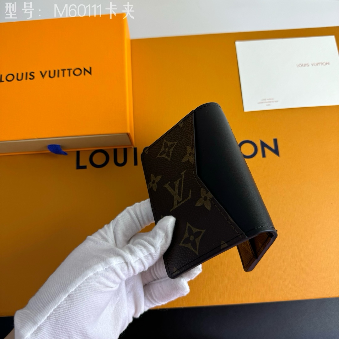 Louis Vuitton モノグラム マカッサー ポケット財布 - スタイリッシュで実用的