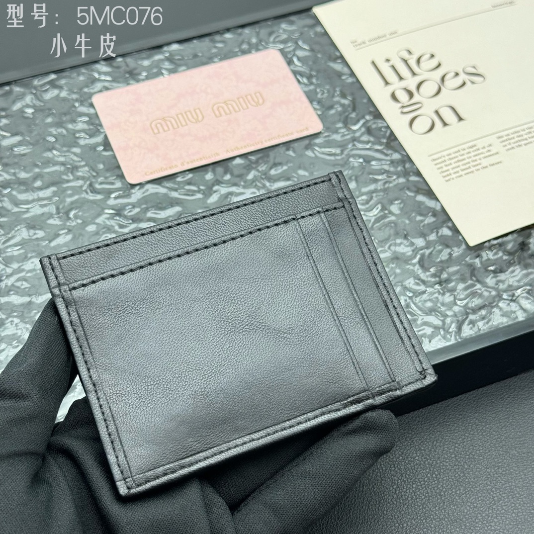 升级原版质量媲美原单pocketwallet配小牛皮内置小香薰新款卡夹顶级进口牛皮材质Matelasse