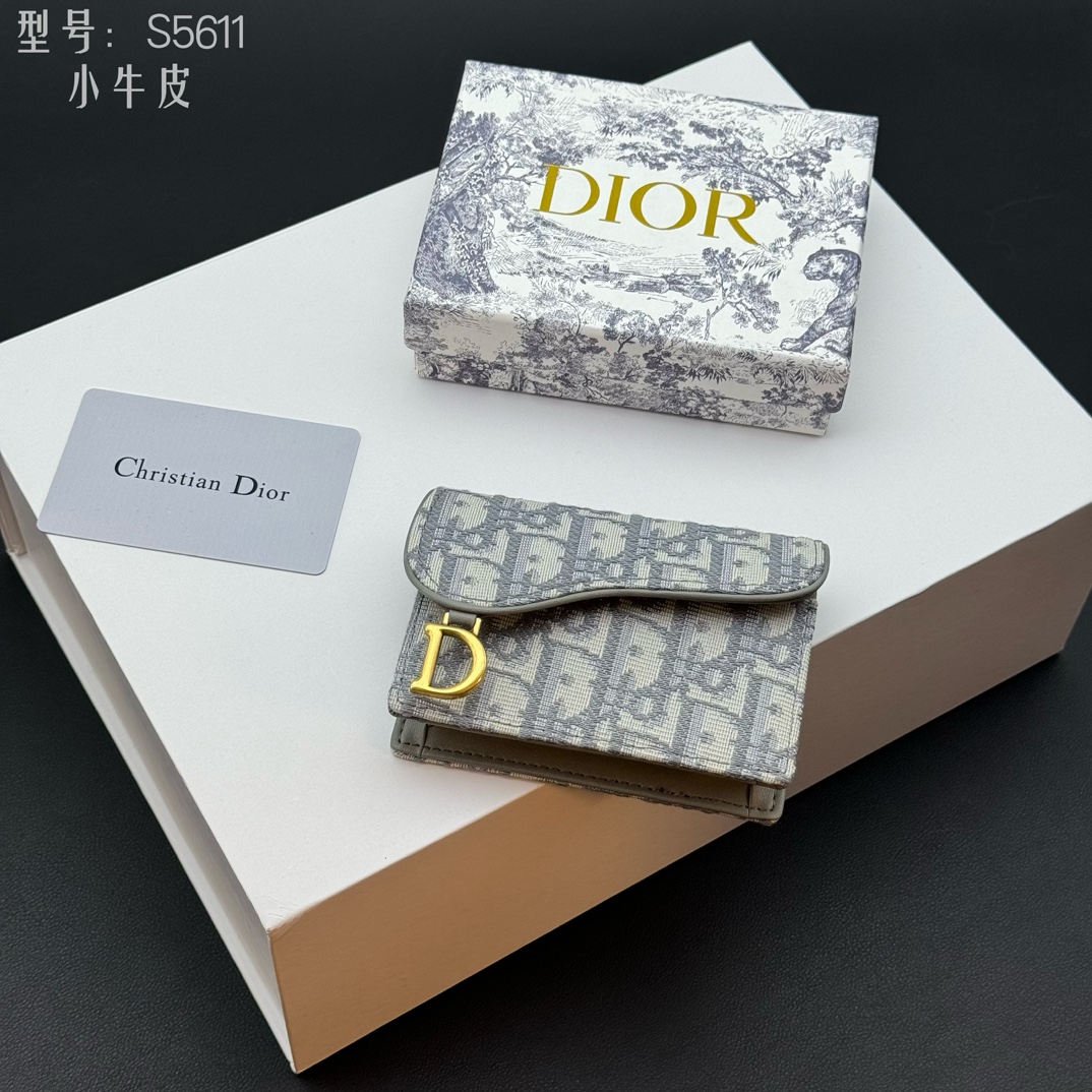 顶级质量#小牛皮专柜正品有售配图片盒子升级版零钱包DIOR.ObliqueSaddle零钱包非常有辨识度