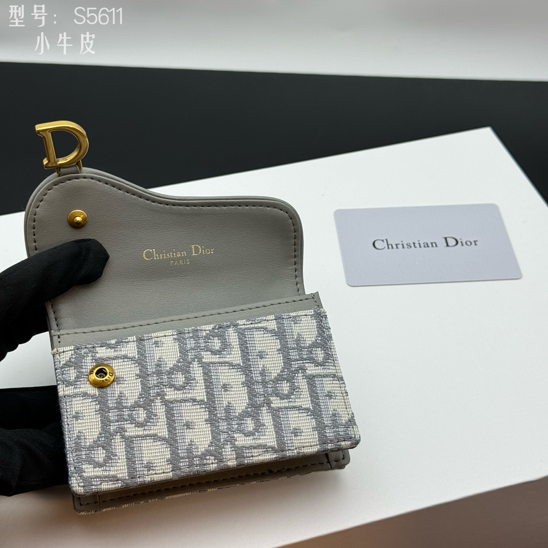 顶级质量#小牛皮专柜正品有售配图片盒子升级版零钱包DIOR.ObliqueSaddle零钱包非常有辨识度