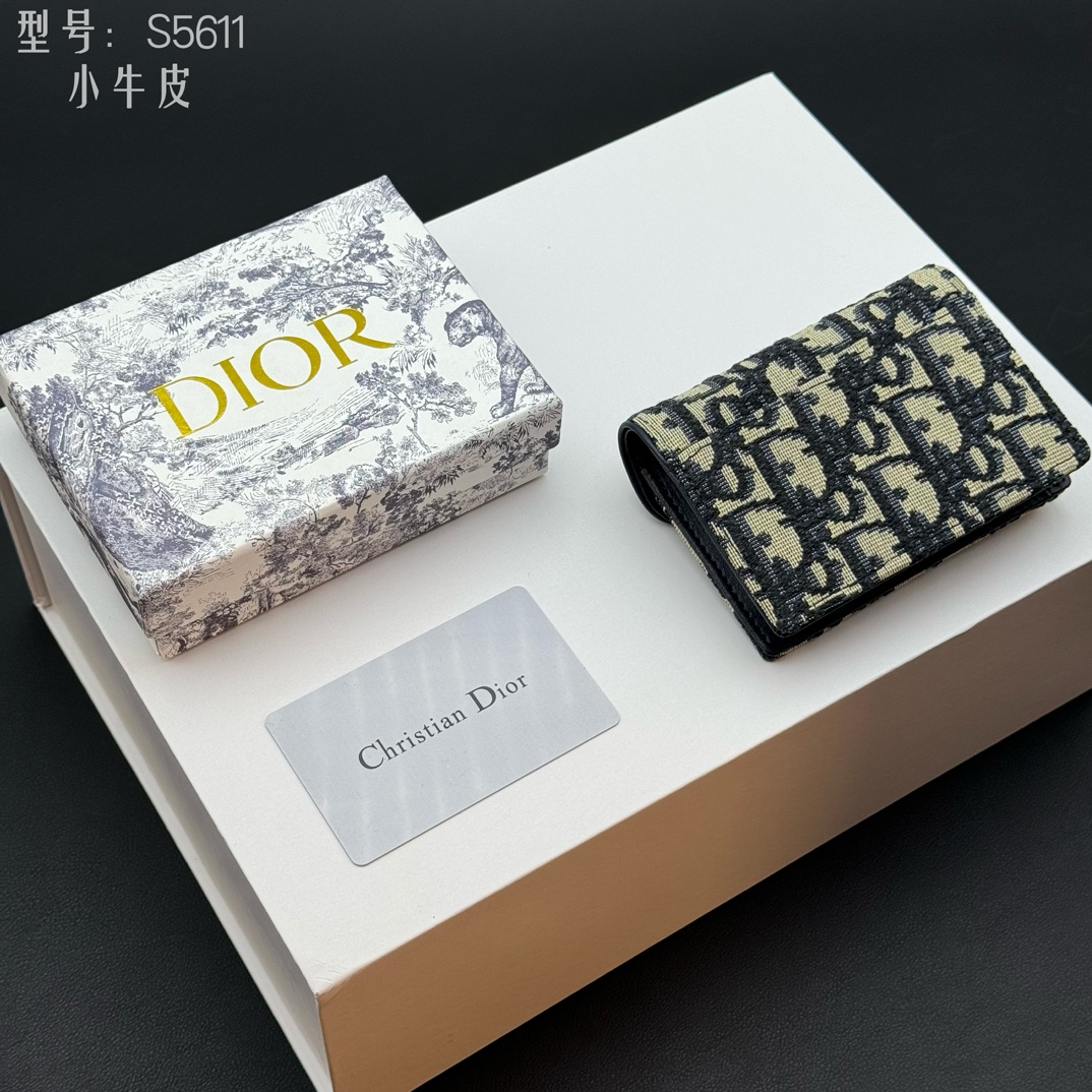 顶级质量#小牛皮专柜正品有售配图片盒子升级版零钱包DIOR.ObliqueSaddle零钱包非常有辨识度