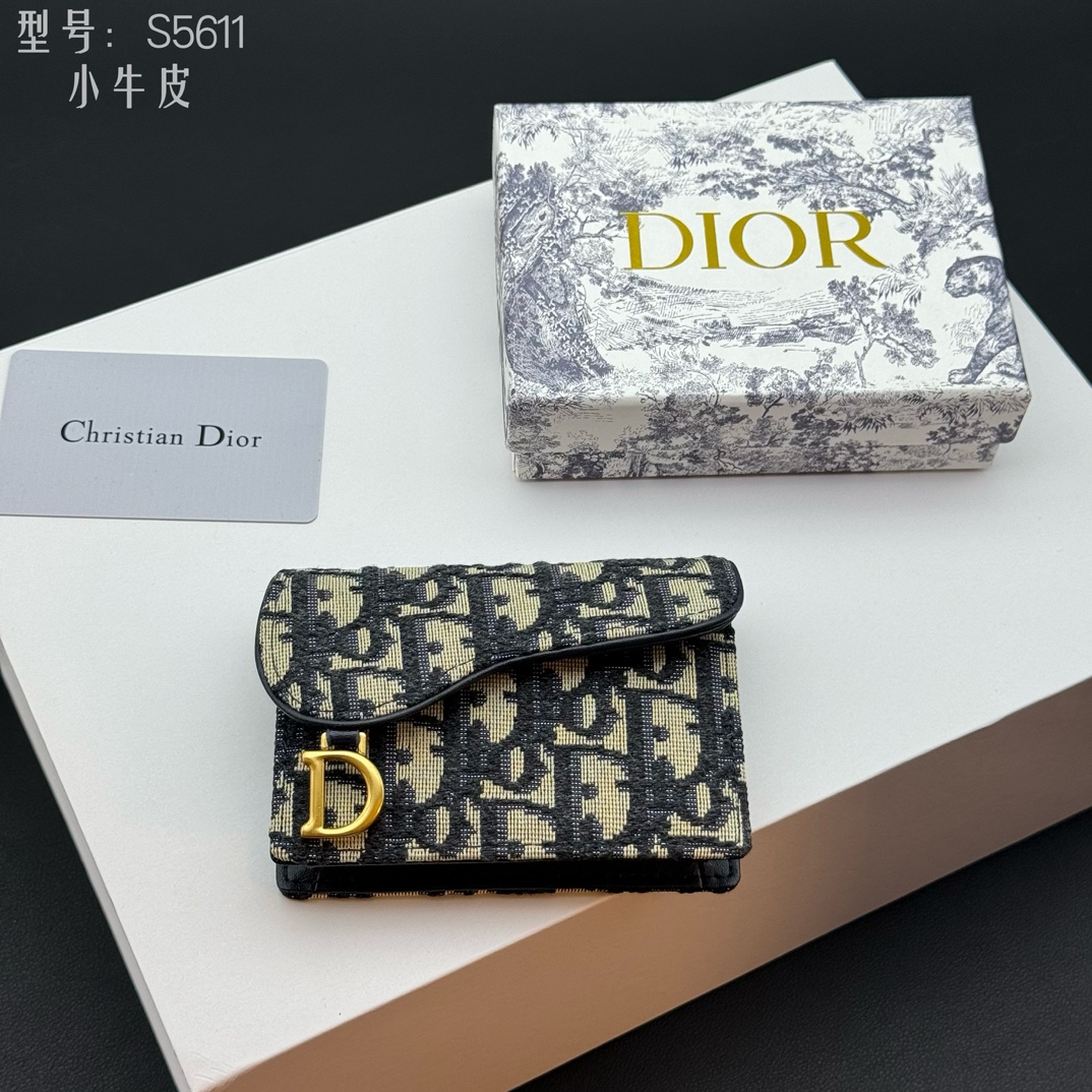 顶级质量#小牛皮专柜正品有售配图片盒子升级版零钱包DIOR.ObliqueSaddle零钱包非常有辨识度