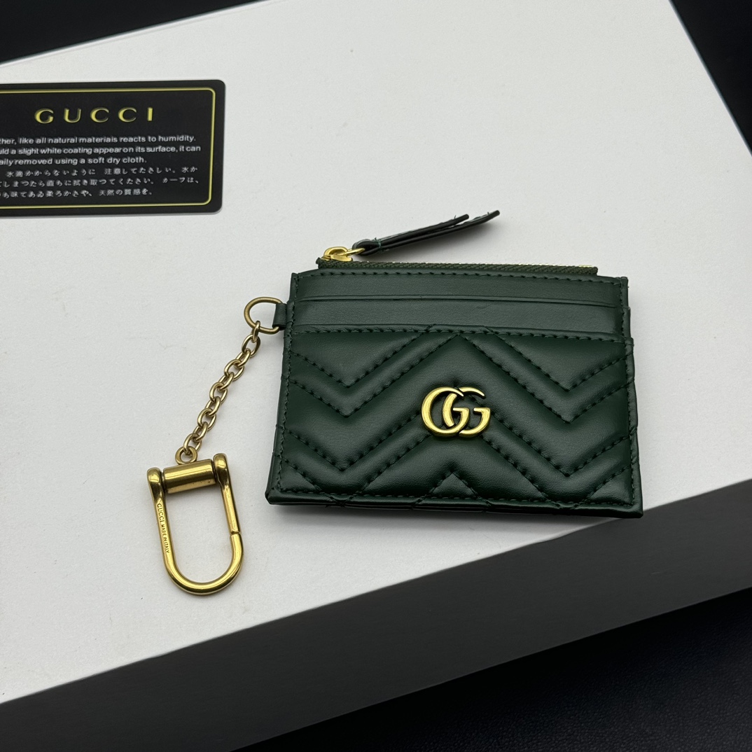 GUCCI GG Marmont カードケース ショルダー付きデザイン
