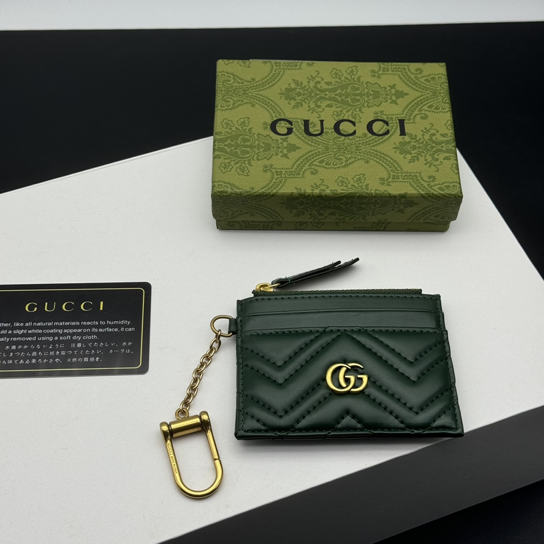GUCCI GG Marmont カードケース ショルダー付きデザイン