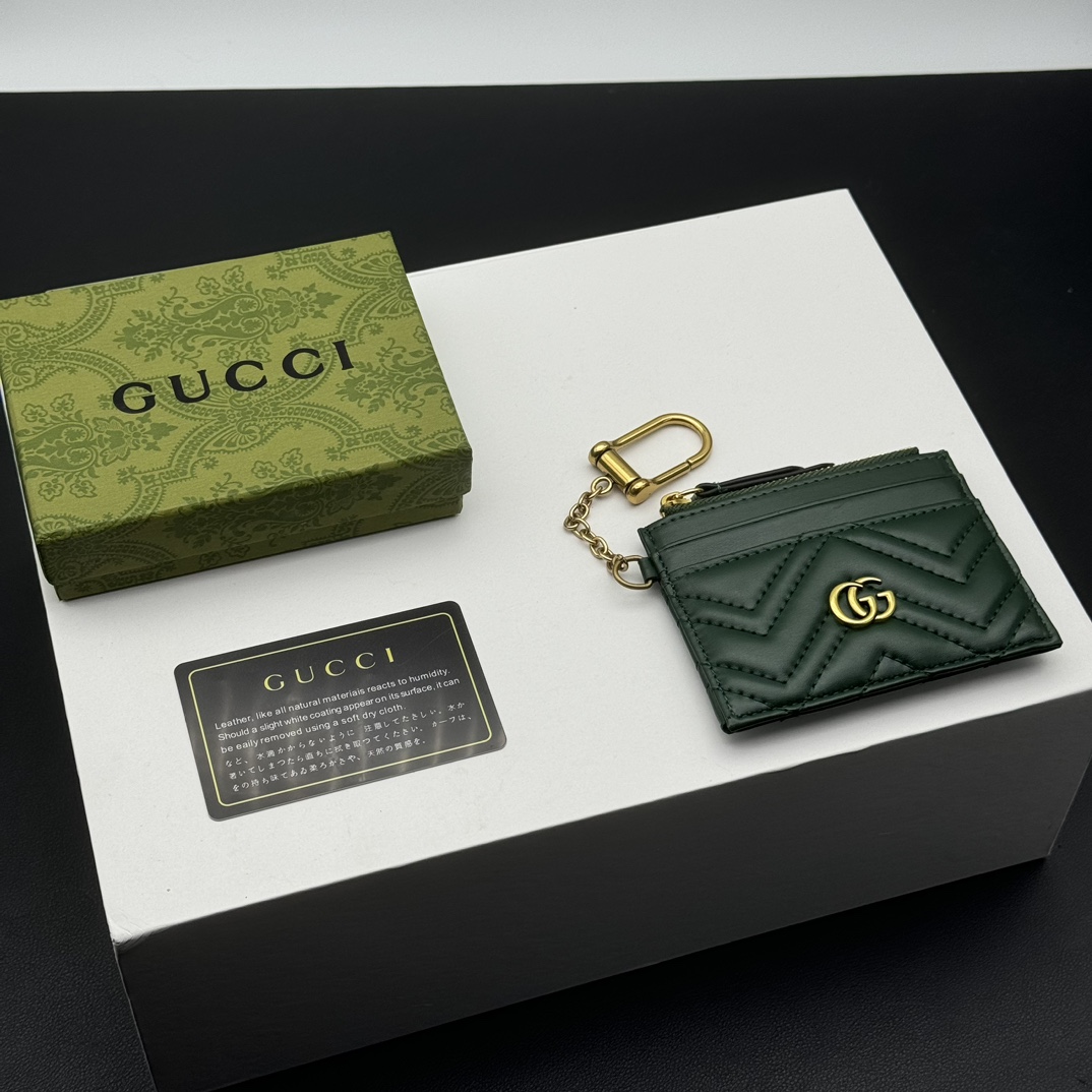 GUCCI GG Marmont カードケース ショルダー付きデザイン