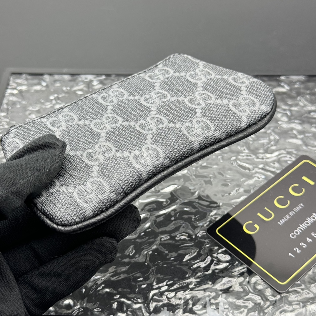 GG Supreme 小銭入れ 小牛皮製の高品質ポーチ