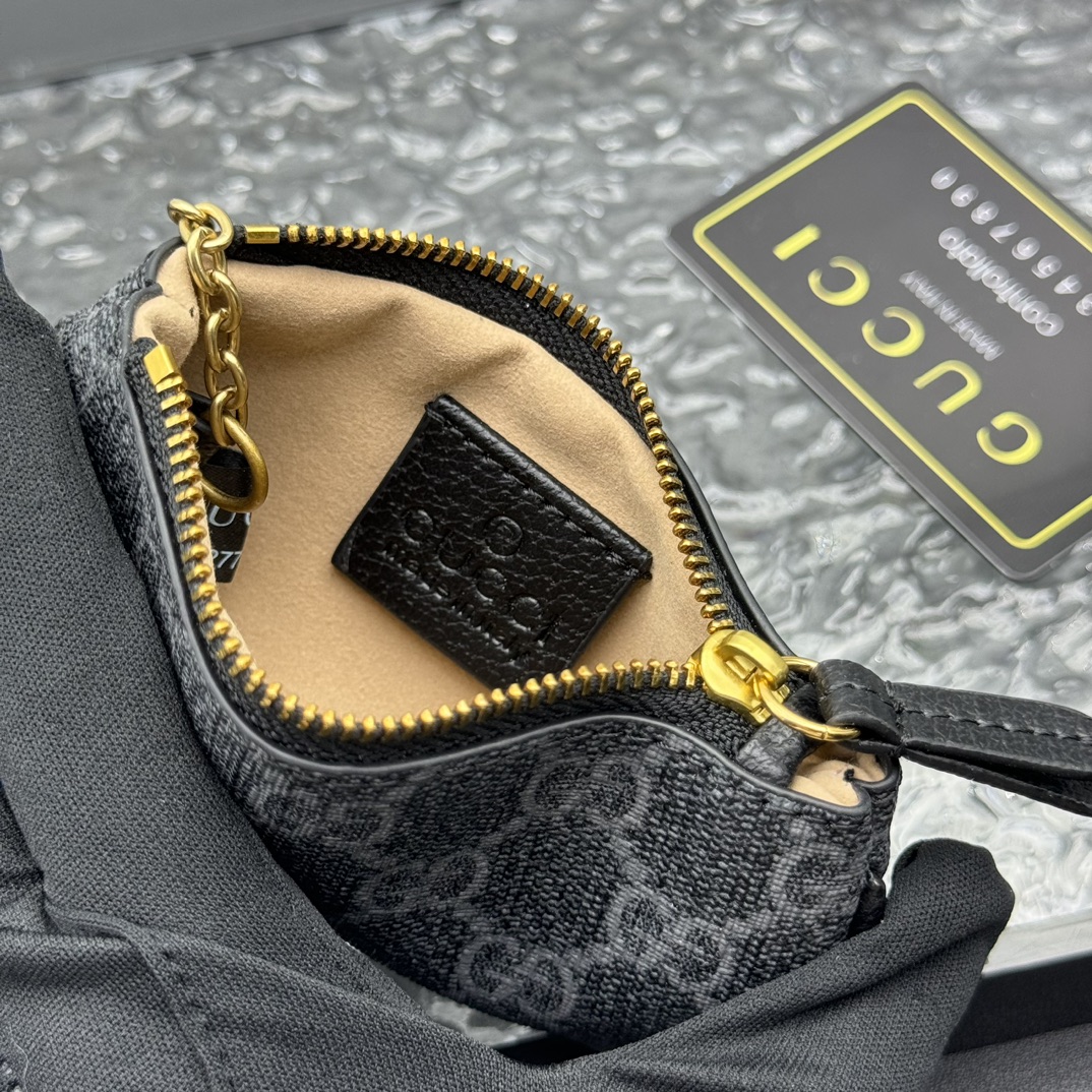 GG Supreme 小銭入れ 小牛皮製の高品質ポーチ