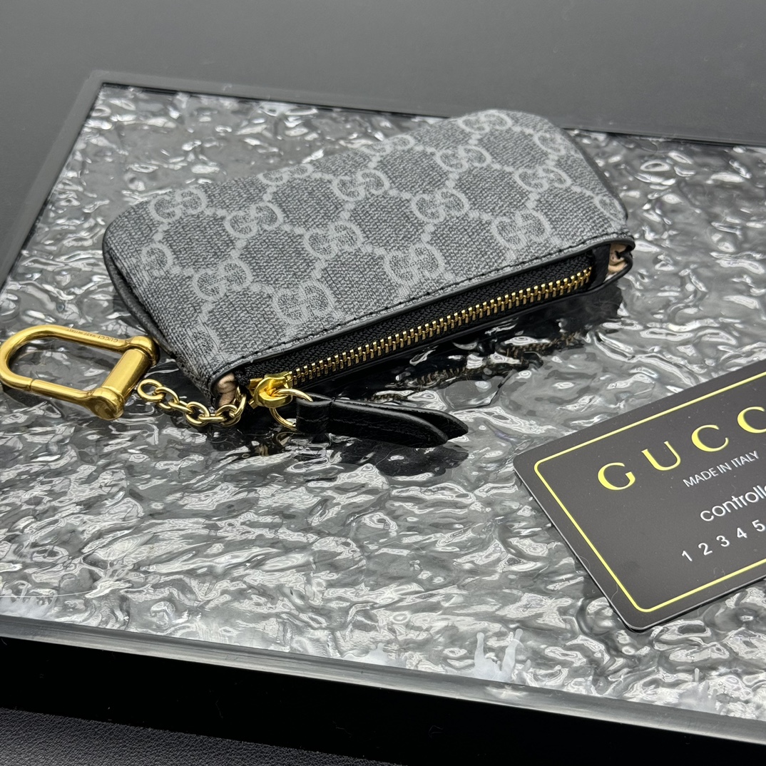 GG Supreme 小銭入れ 小牛皮製の高品質ポーチ