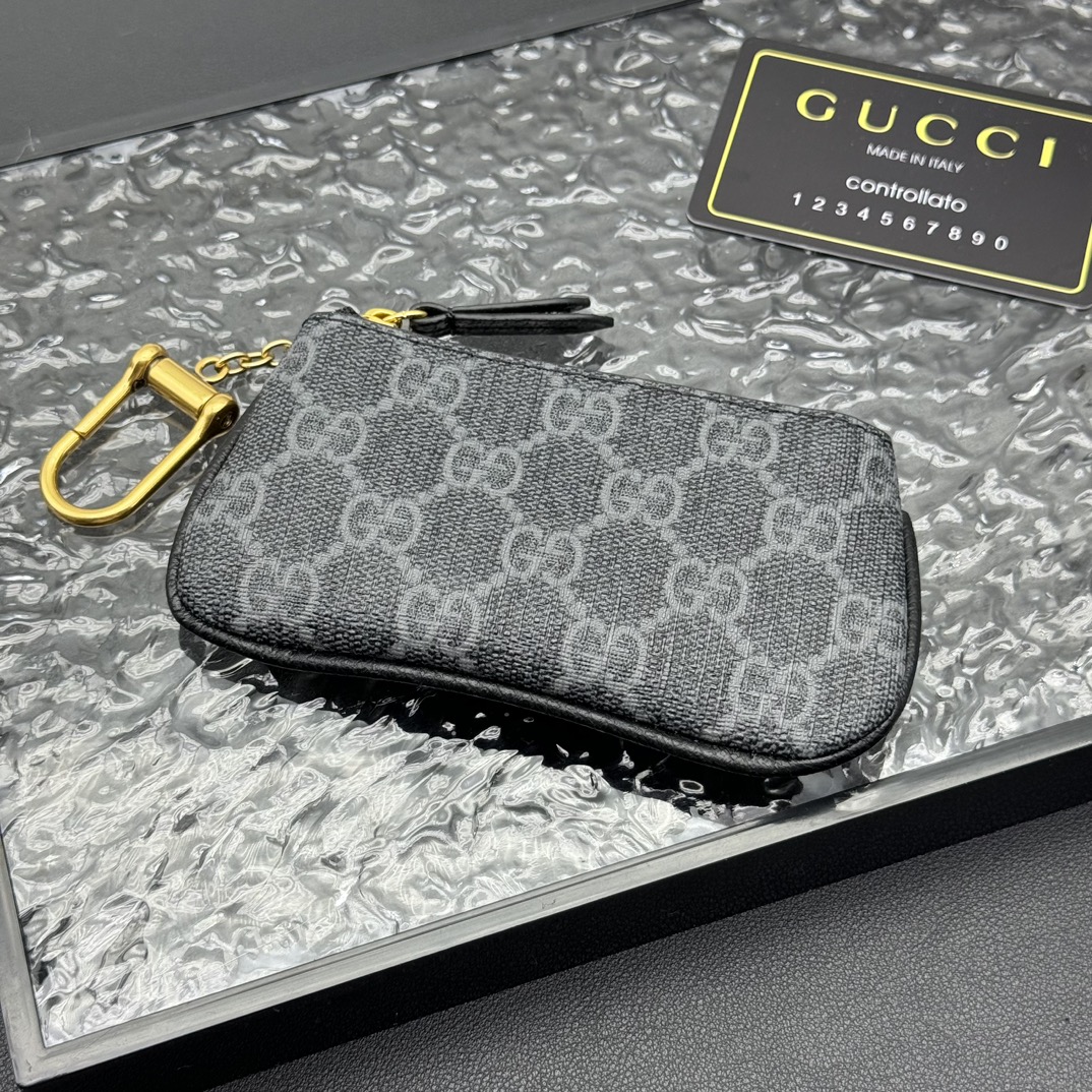 GG Supreme 小銭入れ 小牛皮製の高品質ポーチ