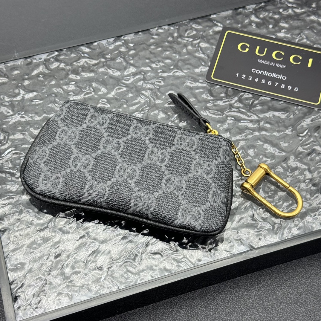 GG Supreme 小銭入れ 小牛皮製の高品質ポーチ