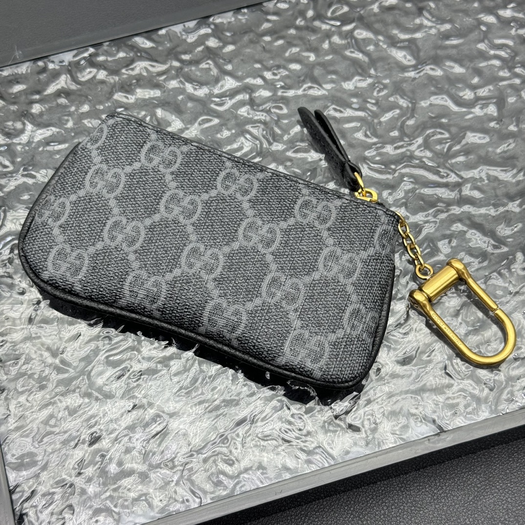 GG Supreme 小銭入れ 小牛皮製の高品質ポーチ