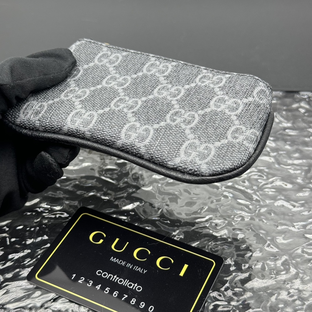 GG Supreme 小銭入れ 小牛皮製の高品質ポーチ