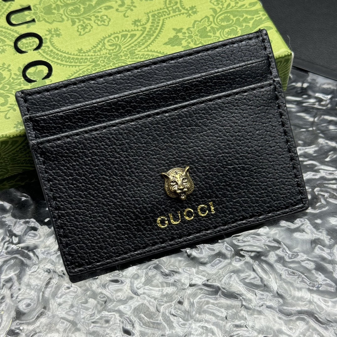 💎顶级原版
🇮🇹🇮🇹 G家最新卡包到货,也可作为卡包使用,是品牌主推的一款实用设计单品。经典GG图案是