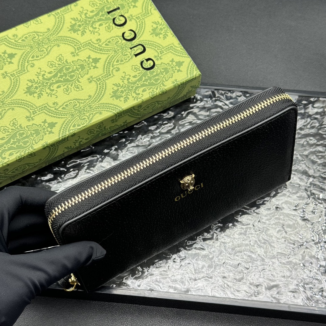 
💎顶级原版
🇮🇹新款单拉，专柜同步 采用Gucci标志性 金属配件醒目装饰。采用热压小牛皮制作，以获得