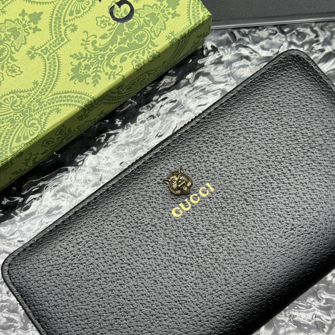 
💎顶级原版
🇮🇹新款单拉，专柜同步 采用Gucci标志性 金属配件醒目装饰。采用热压小牛皮制作，以获得