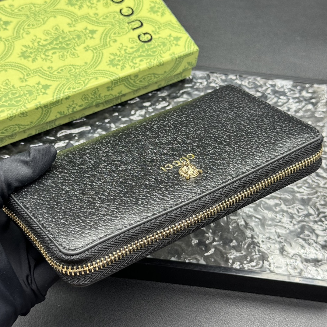 
💎顶级原版
🇮🇹新款单拉，专柜同步 采用Gucci标志性 金属配件醒目装饰。采用热压小牛皮制作，以获得