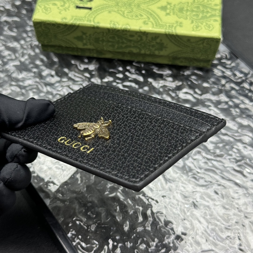 💎顶级原版
🇮🇹🇮🇹 G家最新卡包到货,也可作为卡包使用,是品牌主推的一款实用设计单品。经典GG图案是