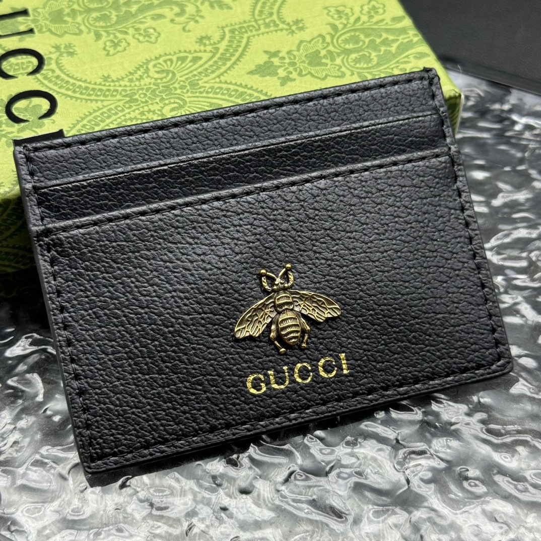 💎顶级原版
🇮🇹🇮🇹 G家最新卡包到货,也可作为卡包使用,是品牌主推的一款实用设计单品。经典GG图案是