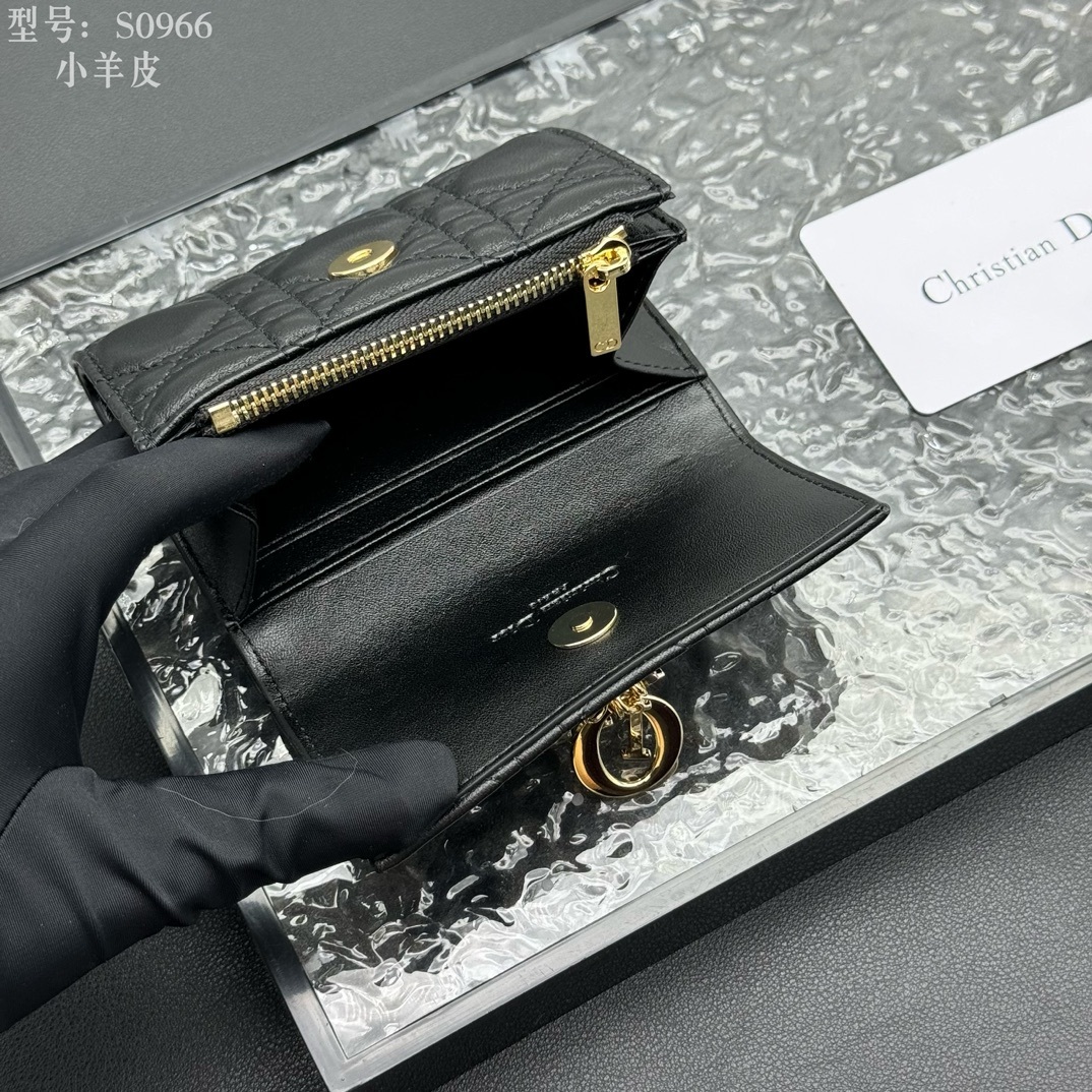 💎顶级质量 # 黑色
💕𝑫𝒊𝒐𝒓专柜正品有售💌内外全皮 
配图片盒子 独家实拍# 内置小香袋💕
这款M