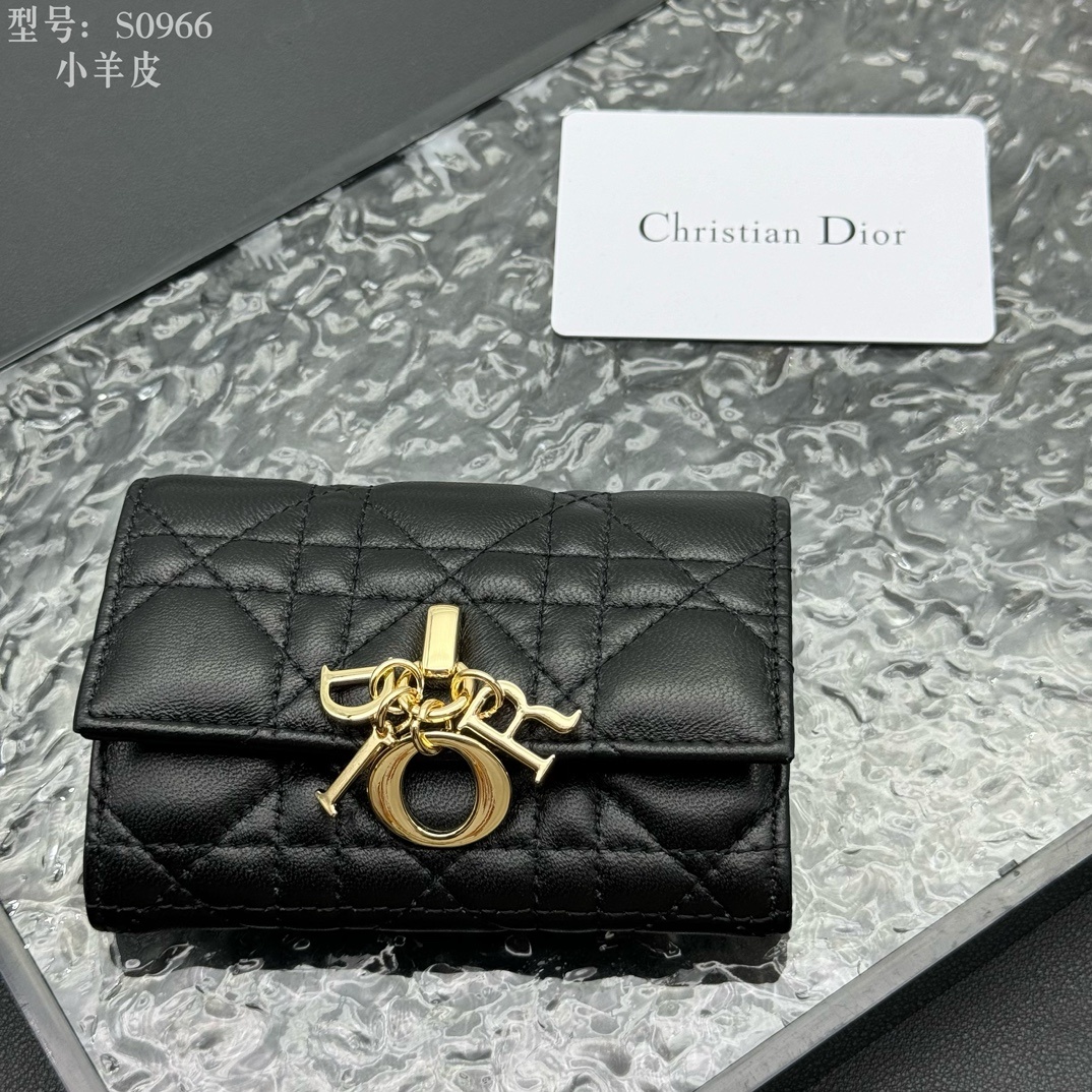 💎顶级质量 # 黑色
💕𝑫𝒊𝒐𝒓专柜正品有售💌内外全皮 
配图片盒子 独家实拍# 内置小香袋💕
这款M