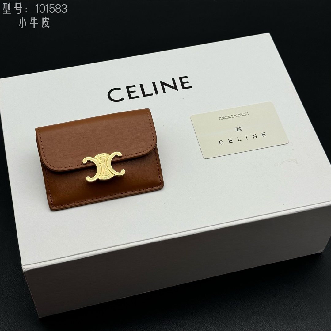 💎Top quality 💖
𝗖𝗘𝗟𝗜𝗡𝗘 Arc de Triomphe Card Holder
Celine new card holder with full leather inside and outside is online
ce's new classic card holder, with cow leather interior and triomphe snap closure, with 4 card slots inside and 1 outside card slot. It's easy to carry when going out, looks and wear-resistant, and is ultra-light in weight!
Style number: 10L583
Size:10.5x7x1cm