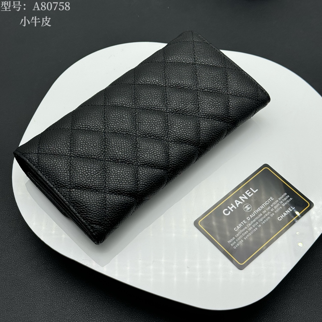 CHANEL 魚子酱レザー二折財布 高品質デザイン