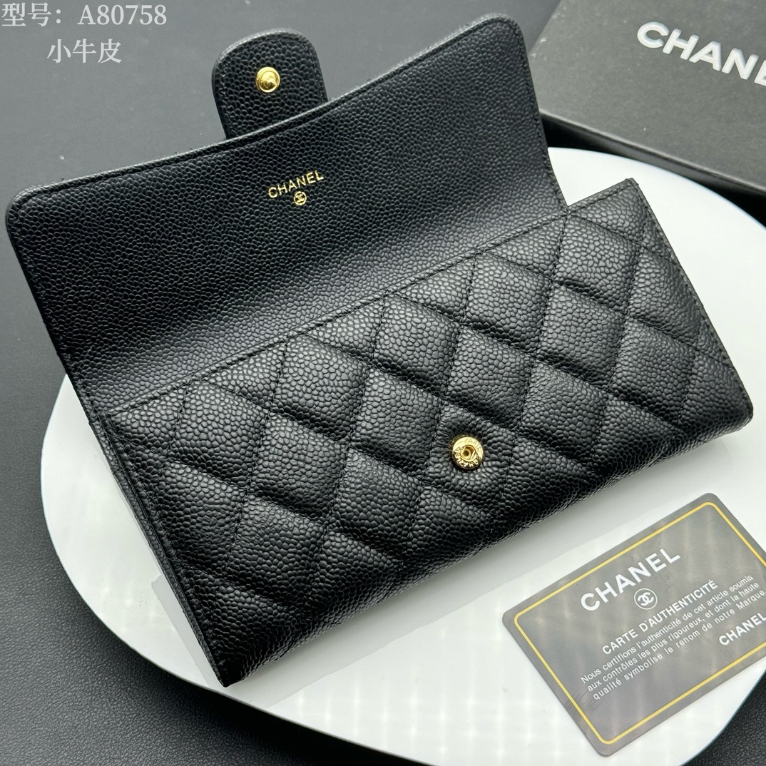 CHANEL 魚子酱レザー二折財布 高品質デザイン