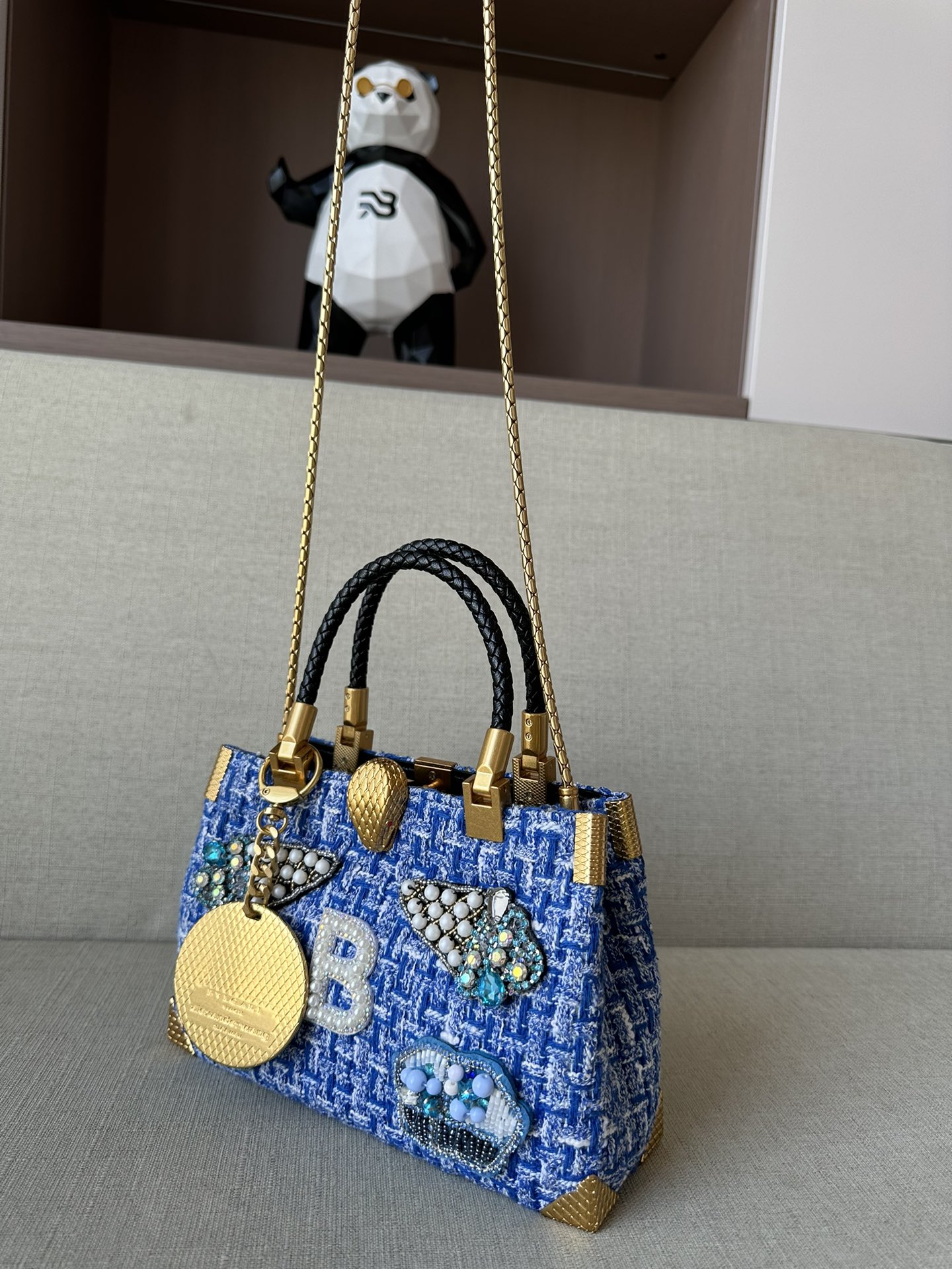 25 new products debut alexanderwangs collaboration with Bulgari! 100% authentic! 100% imported fabrics! The inside is all leather, handbags, cros