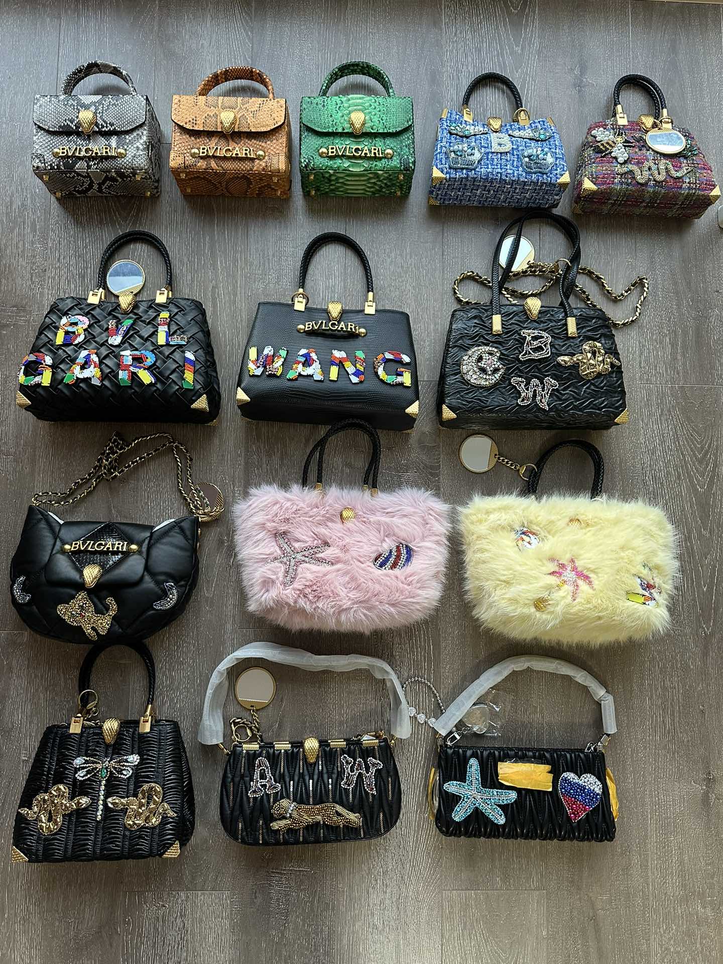 Come on, get some tough stuff! All are the latest models! alexanderwang is a collaboration between Alexander Wang and Bulgari! 100% authentic pro