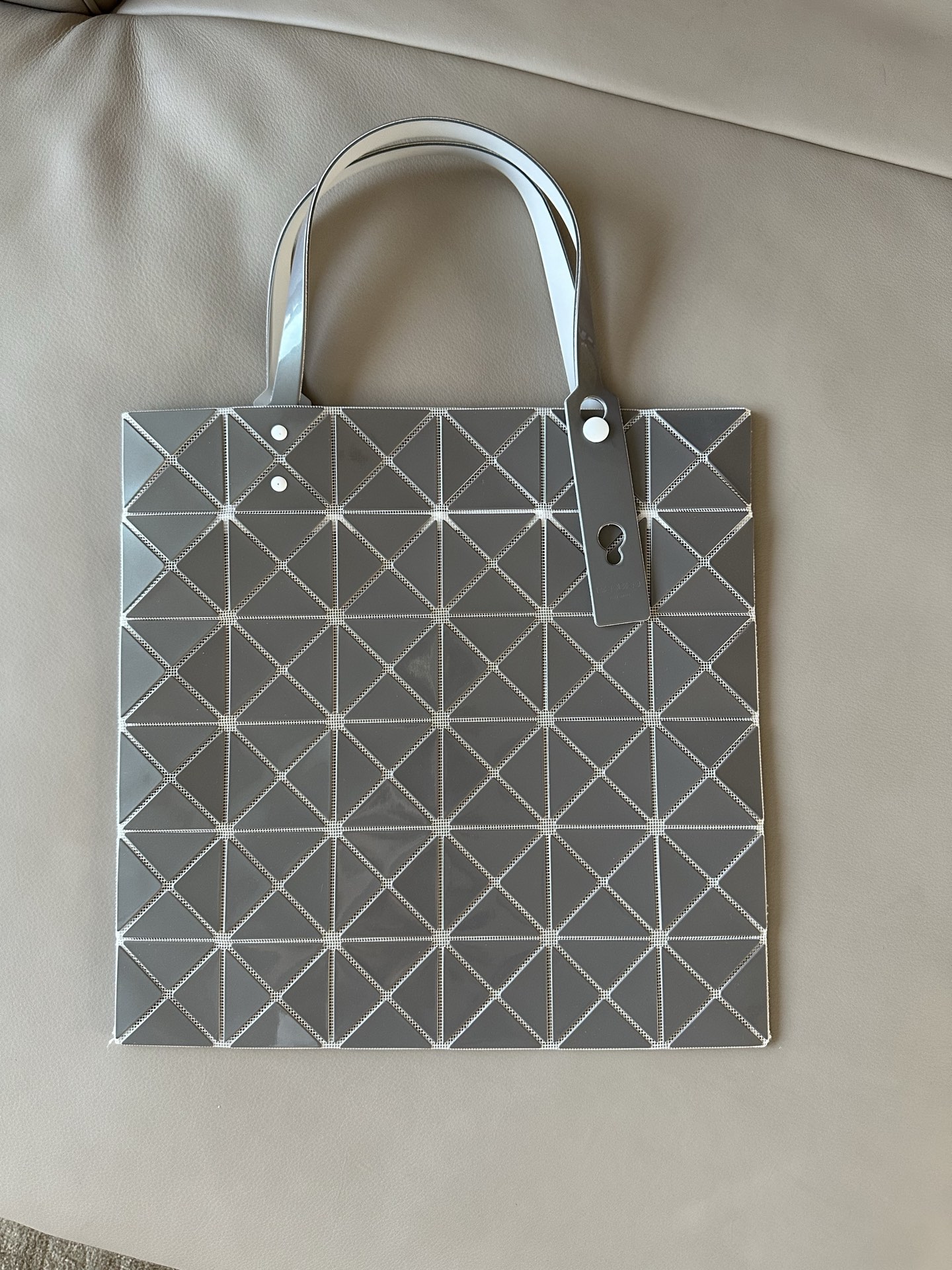 Сумка Issey Miyake графитовая серая