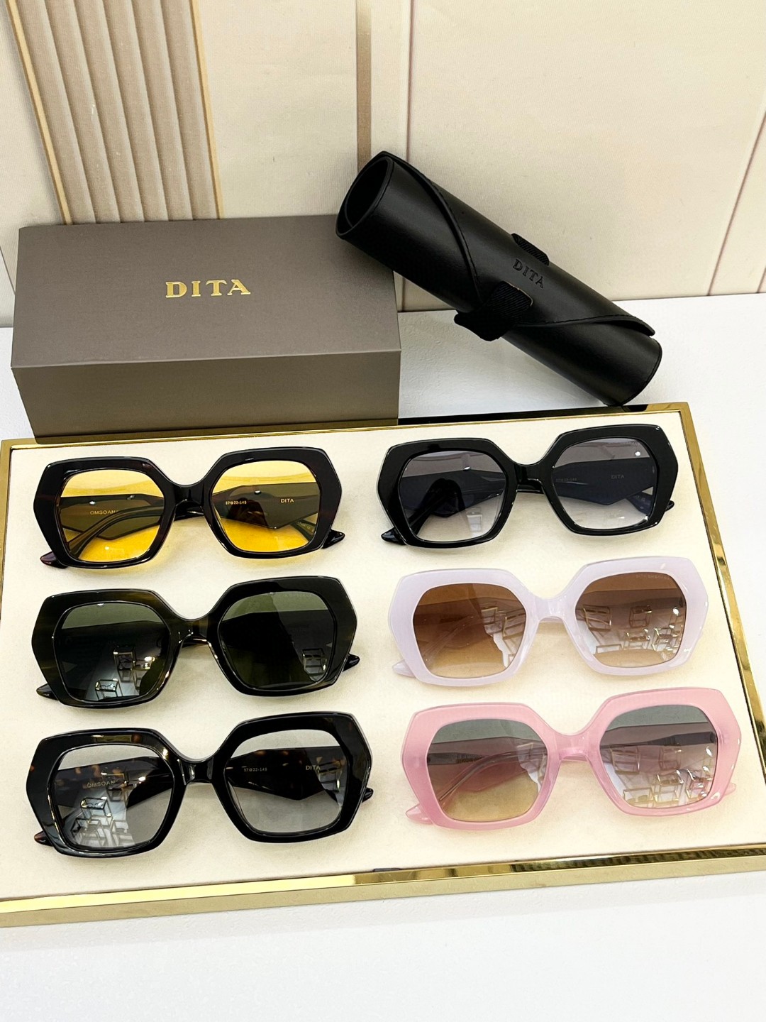 DIT*顶级品质官网售罄OMSOANA系列板材领域的天花板极简主义与最大细节融为一体极富个性的全新镜腿设