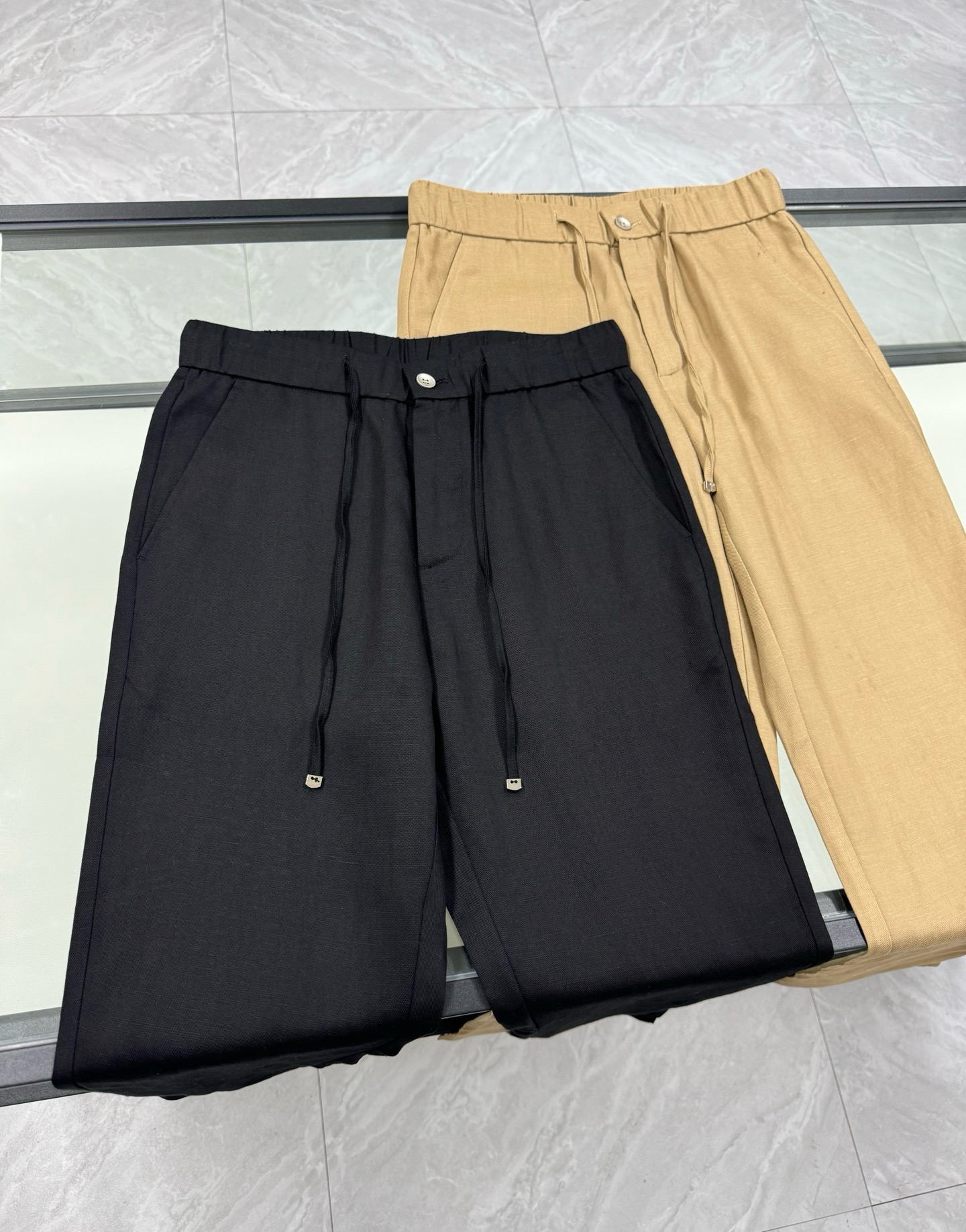 NO:151722,Do not machine wash linen pants!  Linen fiber is light and soft but easy to pill, and needs careful care, and is by no means a quality issue!  ,alexander wang19860909亚麻裤切勿机洗！亚麻纤维轻盈柔软但易起球,需用心呵护,绝非质量问题！,,alexander wang,Men's clothing