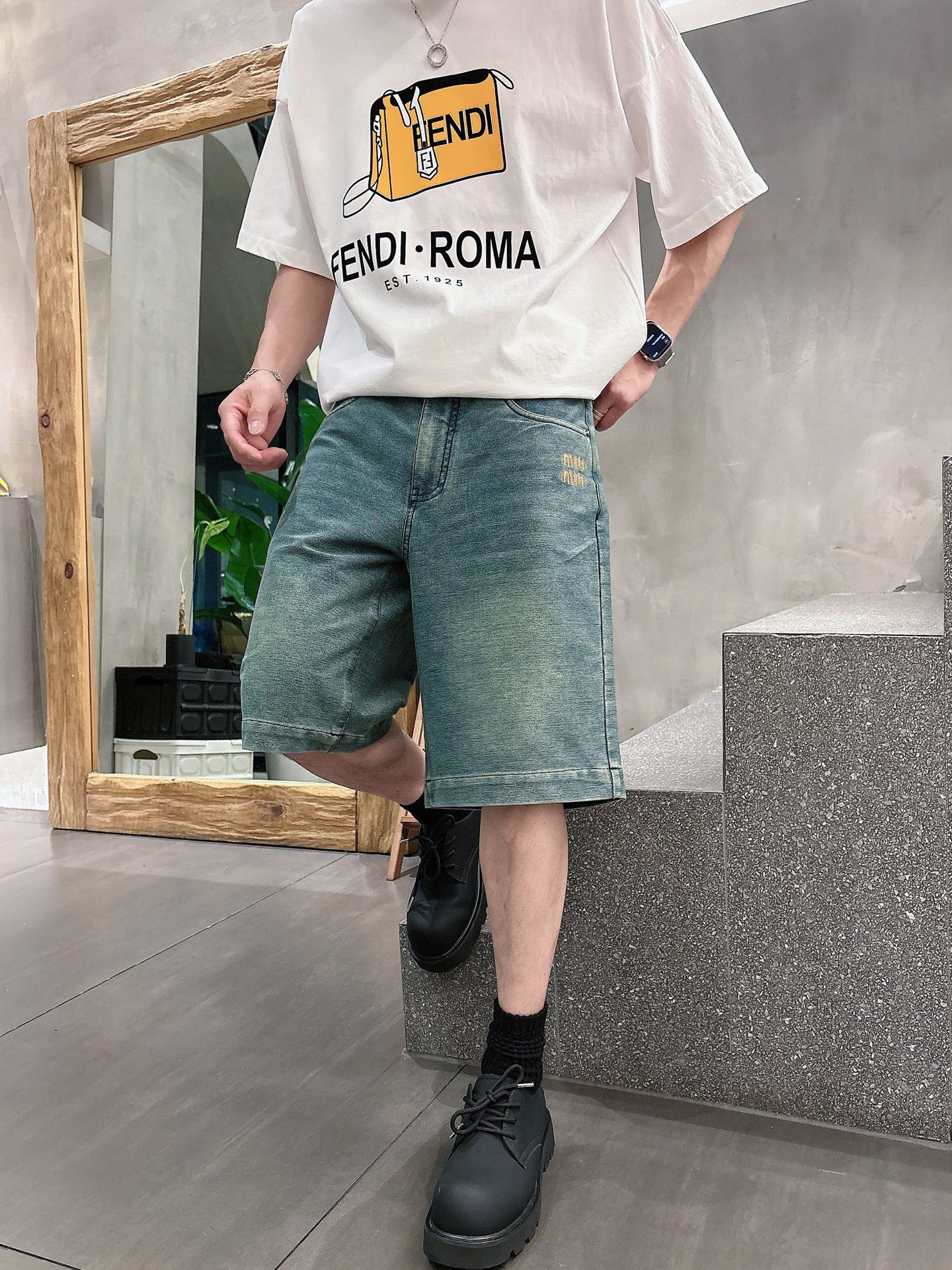 Miumiu High-End Water-Washed Jeans: Japanese Cotton, Embroidery Logo, YKK Zipper - 图片 5