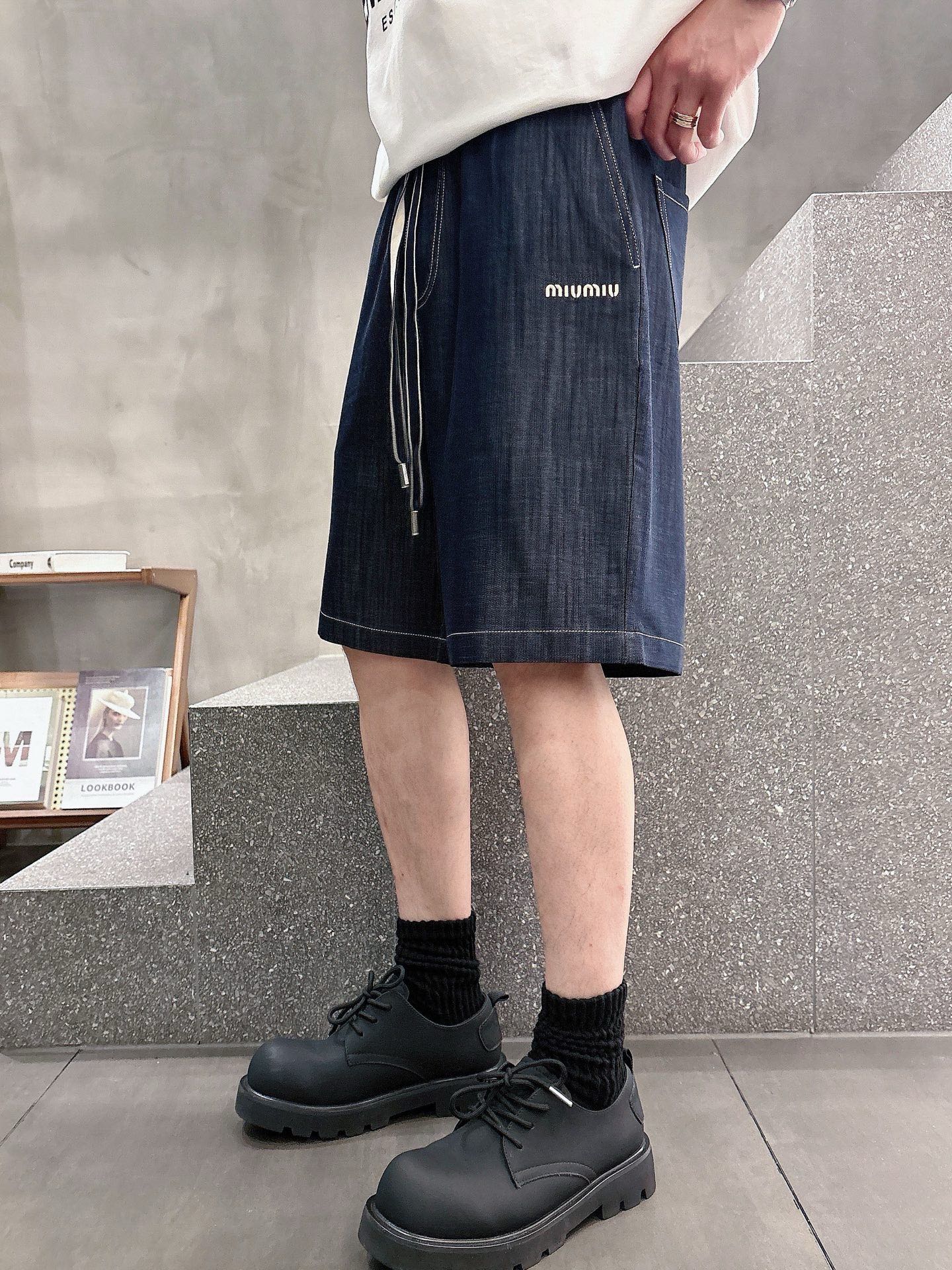 Luxurious Silk Men’s Embroidered Shorts in Cowboy Colors for Summer Fashion - 图片 3