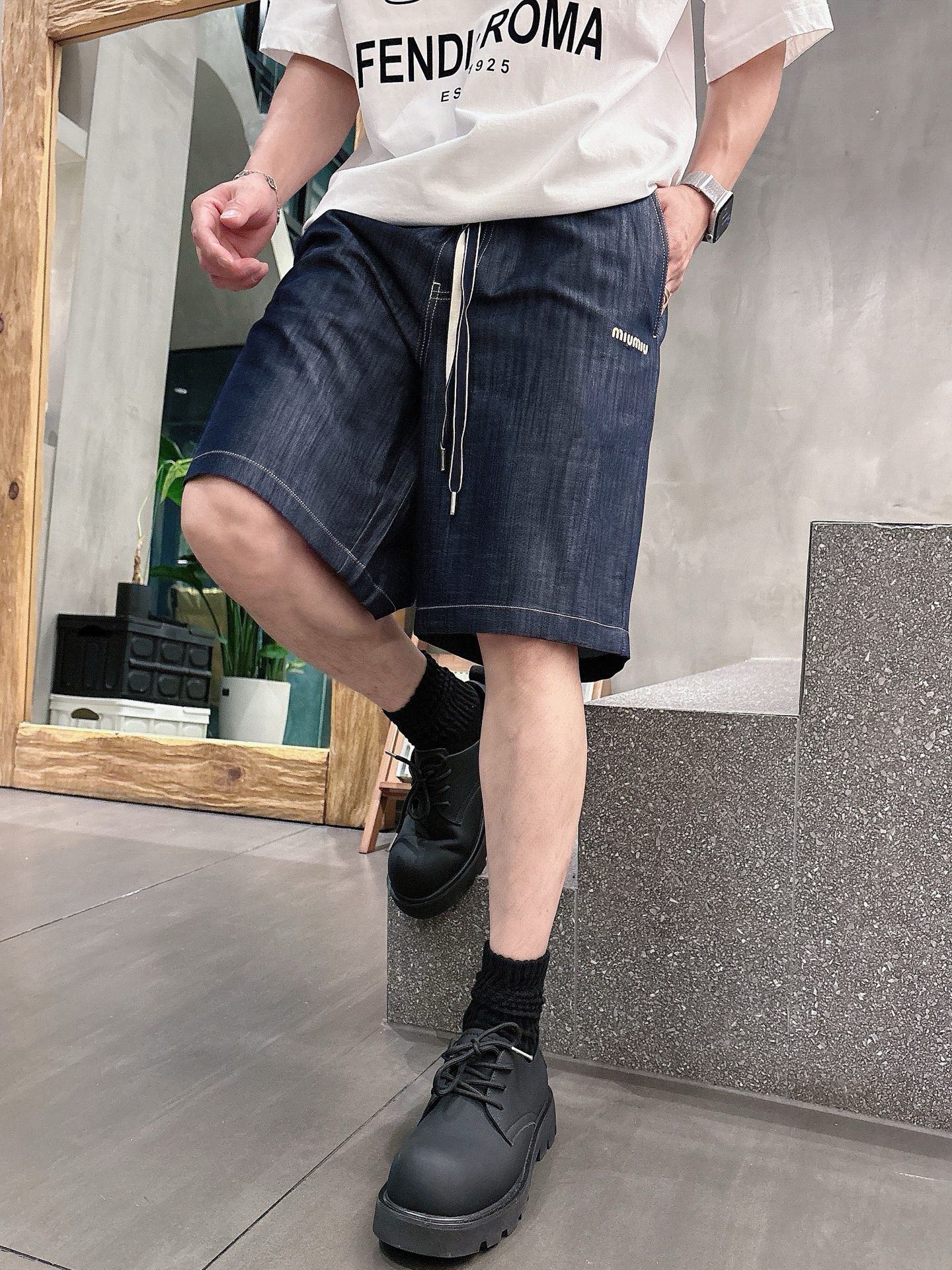 Luxurious Silk Men’s Embroidered Shorts in Cowboy Colors for Summer Fashion - 图片 8