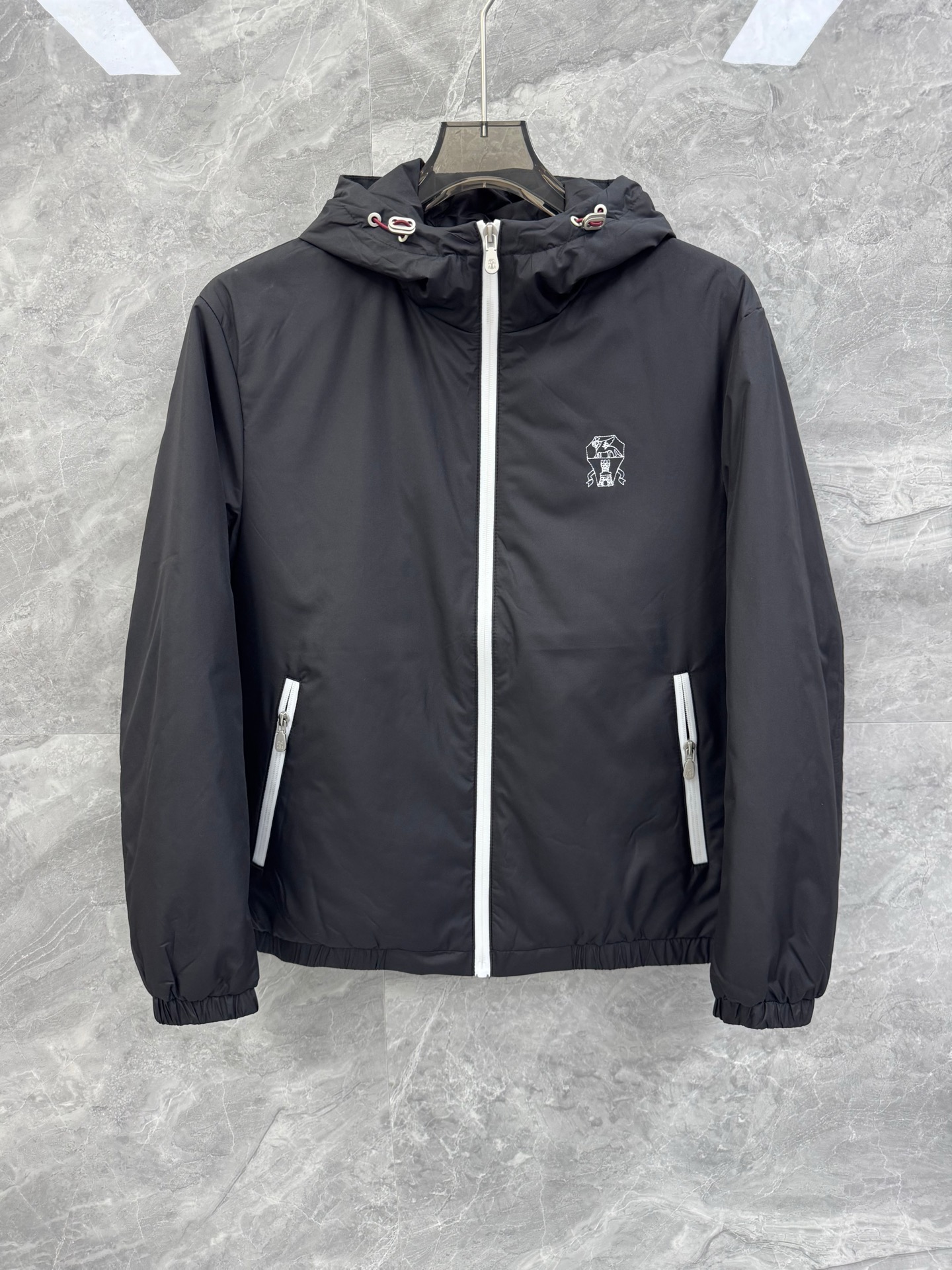 Luxury Men’s Outdoor Heatproof Jacket Collection Overview with Italian Craftsmanship and High-End Fibers